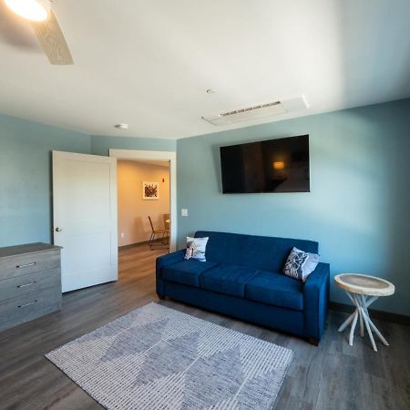 Long Beach Suites Gloucester Exteriér fotografie