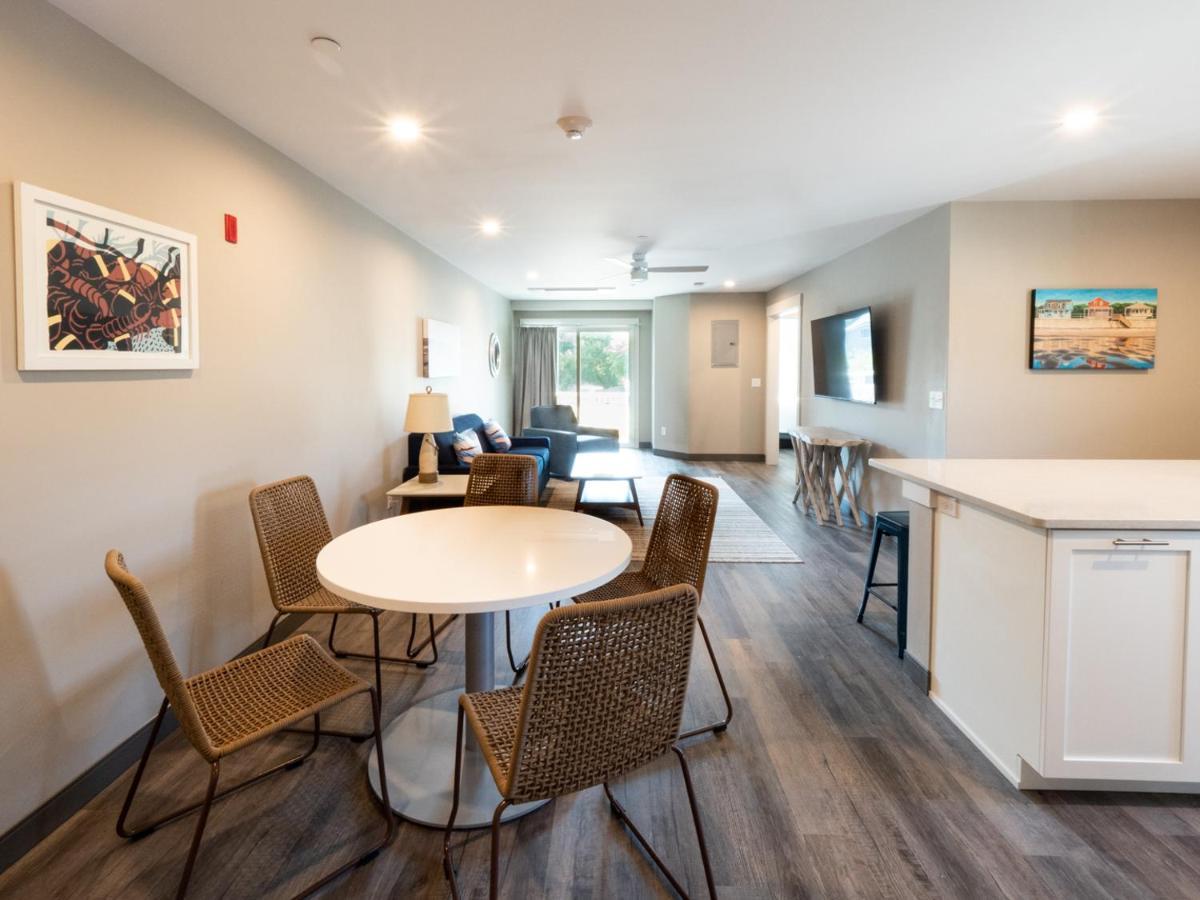 Long Beach Suites Gloucester Exteriér fotografie
